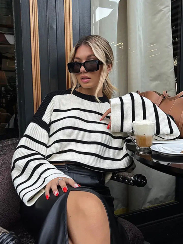 New round neck loose black and white striped pullover long sleeve sweater - Image 2